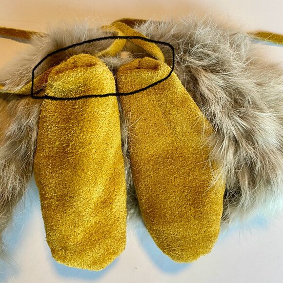 Baby/Infant Handmade Moccasins Suede/Wool/Fur/Beaded - Picture 4 of 6